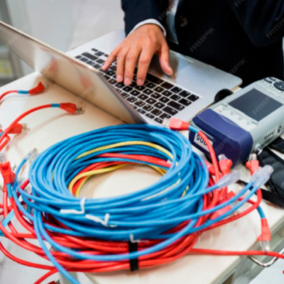 s.o.s. computer, Mantenimiento preventivo de computadores, Reparación de PC a domicilio, Servicio técnico de laptops, Arreglo de pantallas de laptops, Optimización de rendimiento de computadores, Recuperación de datos en discos duros, Eliminación de virus y malware, Limpieza interna de computadores